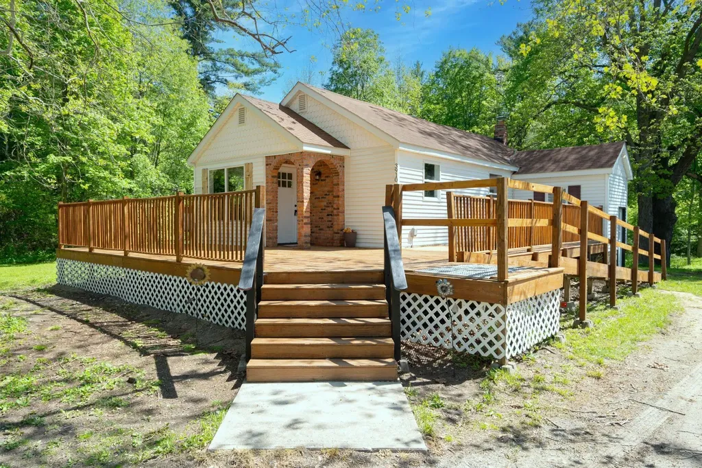 3910 Cribbins Road Clyde Township MI 48049