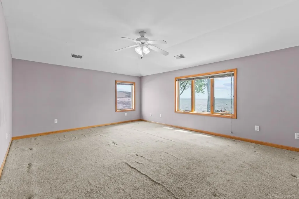29000 Jefferson Avenue St. Clair Shores City MI 48081
