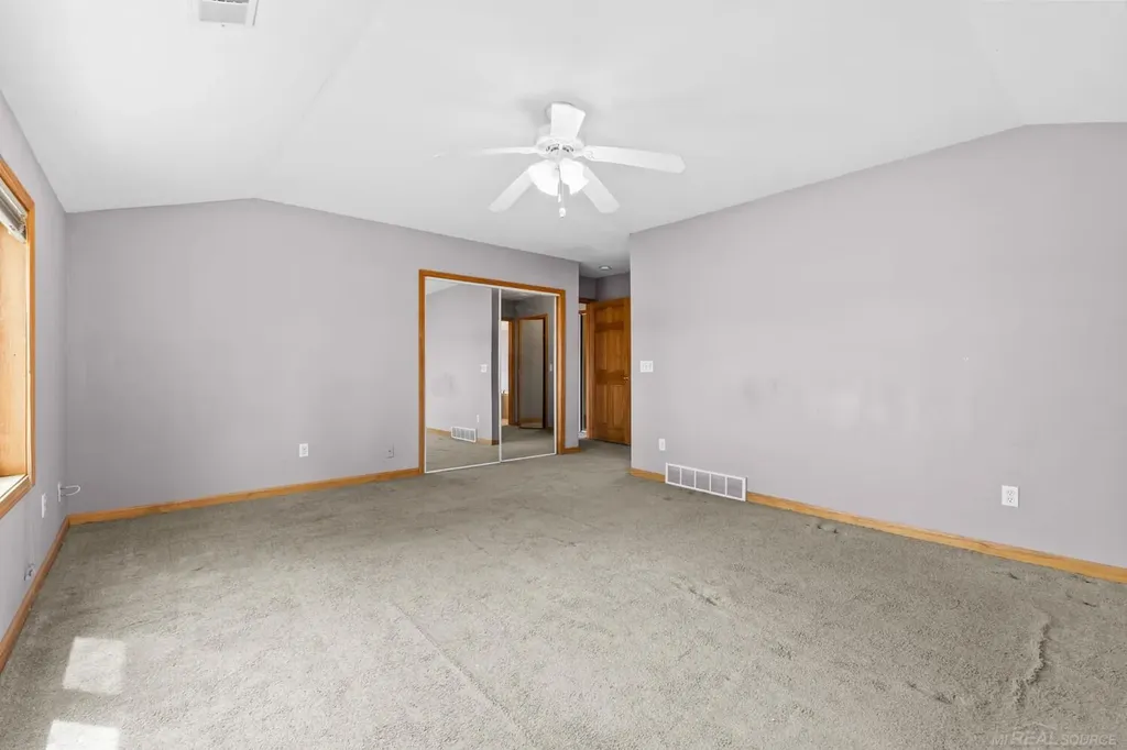 29000 Jefferson Avenue St. Clair Shores City MI 48081