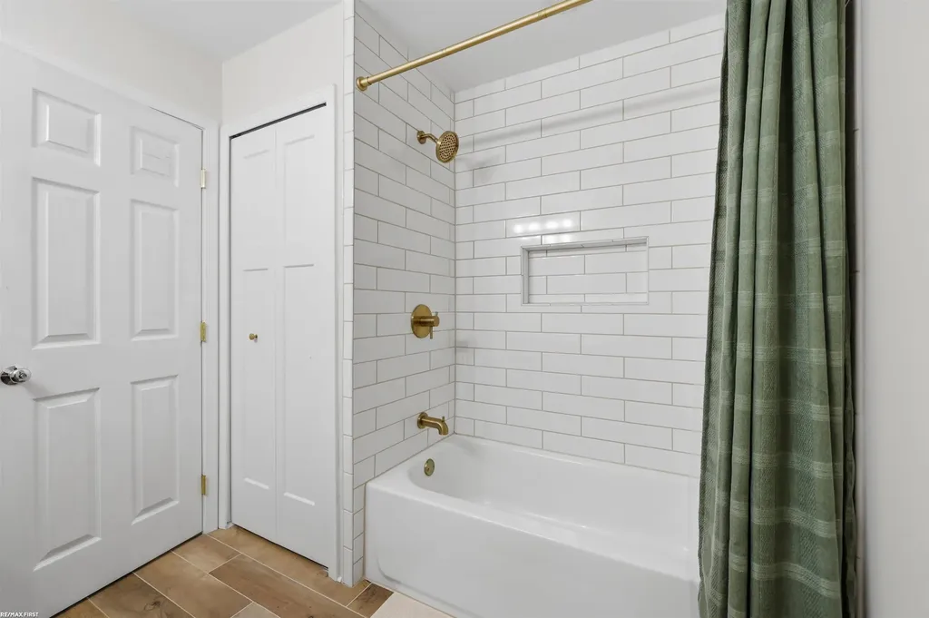 15366 Van Meter Drive Macomb Township MI 48044