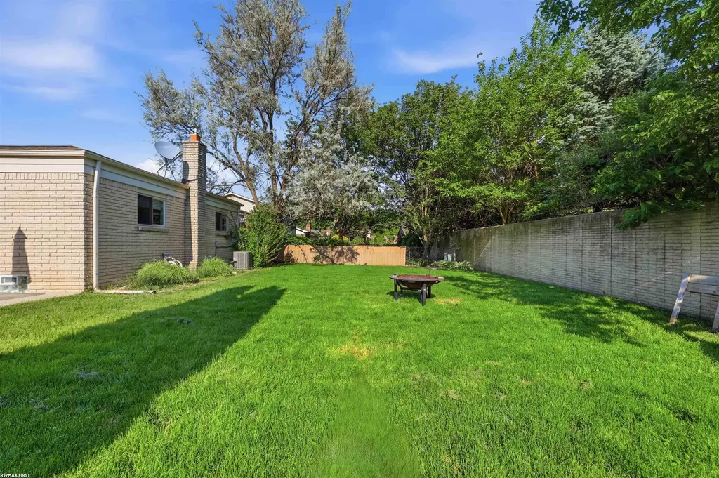 15366 Van Meter Drive Macomb Township MI 48044
