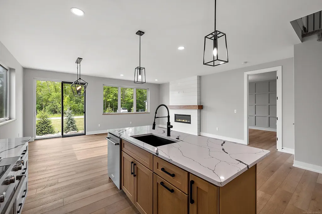 5874 Heights Drive Sterling Heights City MI 48314