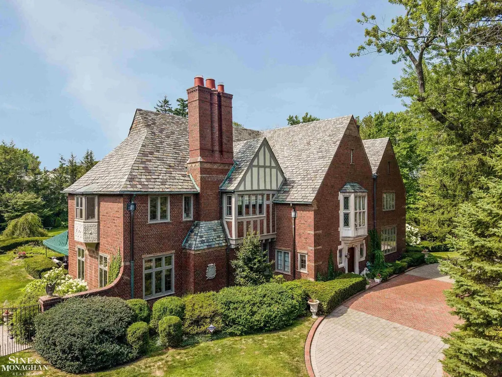 257 Ridge Road Grosse Pointe Farms City MI 48236