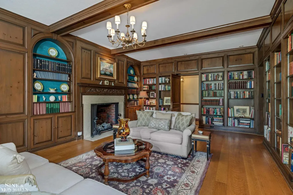 257 Ridge Road Grosse Pointe Farms City MI 48236