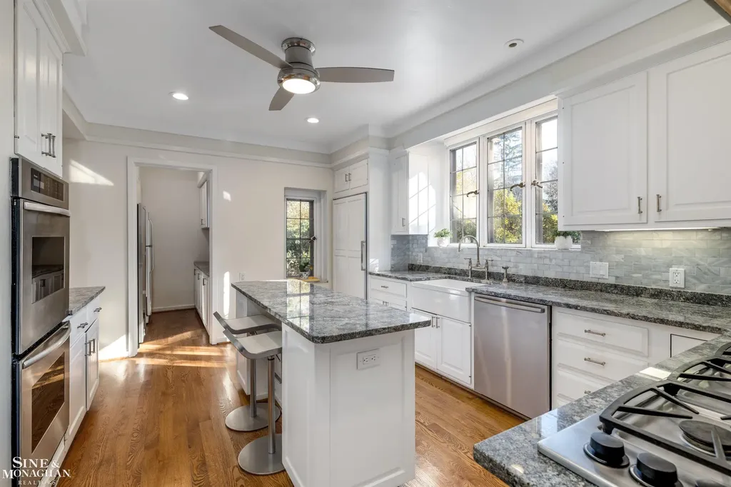 257 Ridge Road Grosse Pointe Farms City MI 48236
