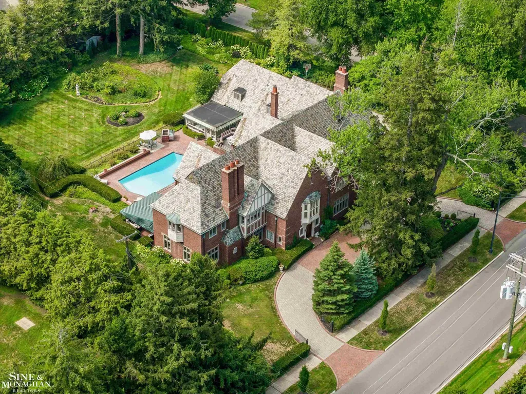 257 Ridge Road Grosse Pointe Farms City MI 48236