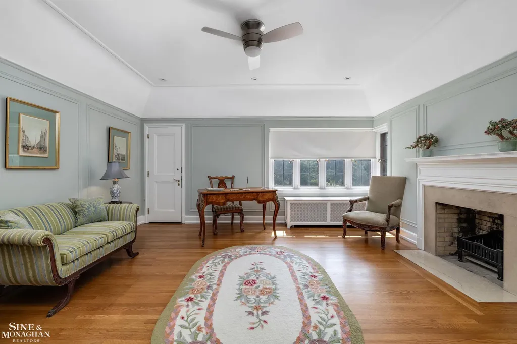 257 Ridge Road Grosse Pointe Farms City MI 48236