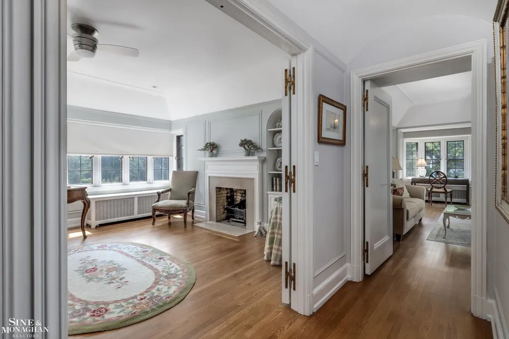 257 Ridge Road Grosse Pointe Farms City MI 48236