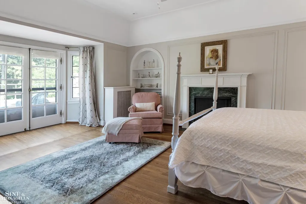 257 Ridge Road Grosse Pointe Farms City MI 48236