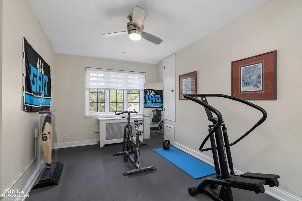257 Ridge Road Grosse Pointe Farms City MI 48236