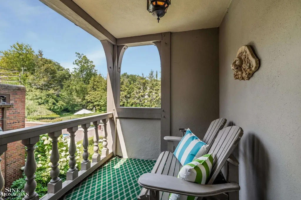257 Ridge Road Grosse Pointe Farms City MI 48236