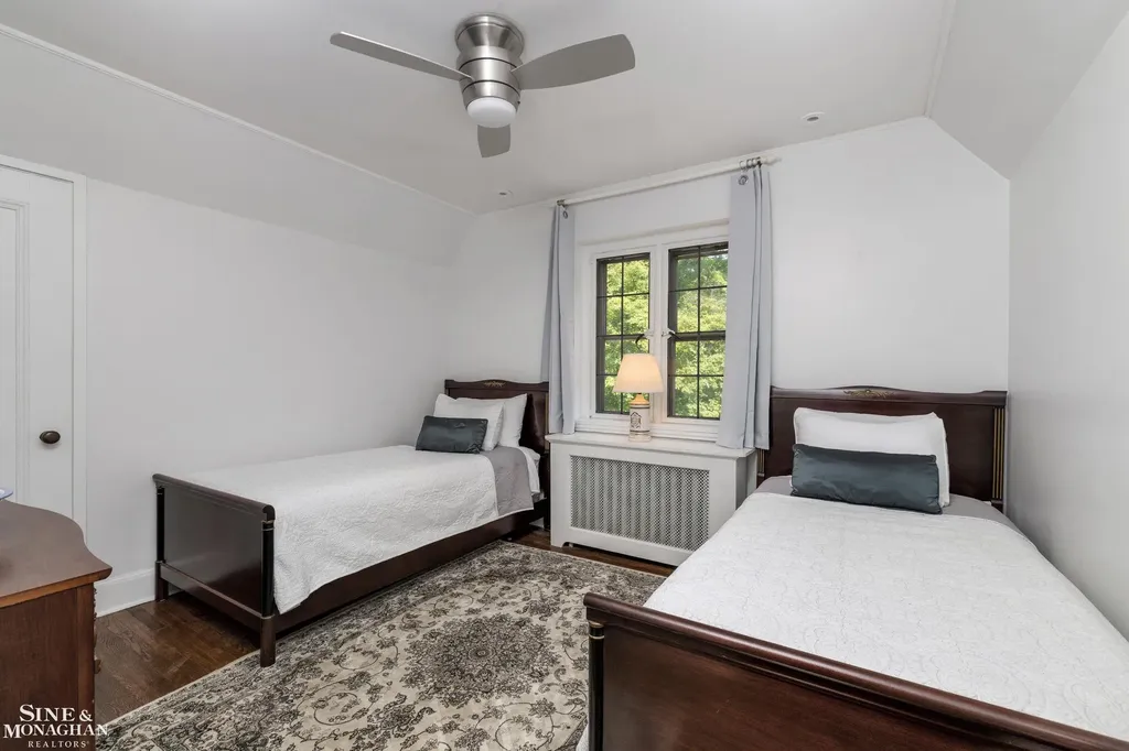 257 Ridge Road Grosse Pointe Farms City MI 48236