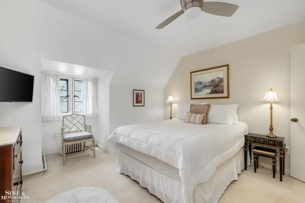 257 Ridge Road Grosse Pointe Farms City MI 48236