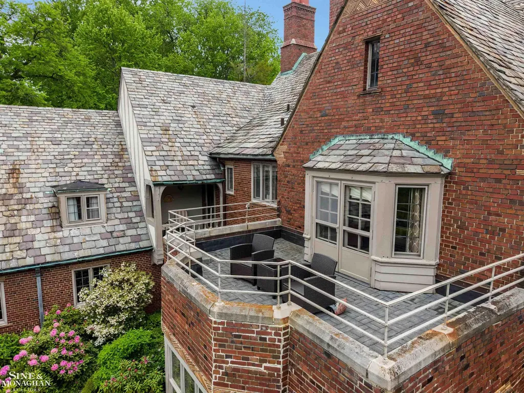 257 Ridge Road Grosse Pointe Farms City MI 48236