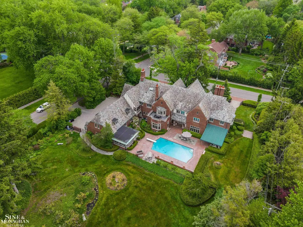 257 Ridge Road Grosse Pointe Farms City MI 48236