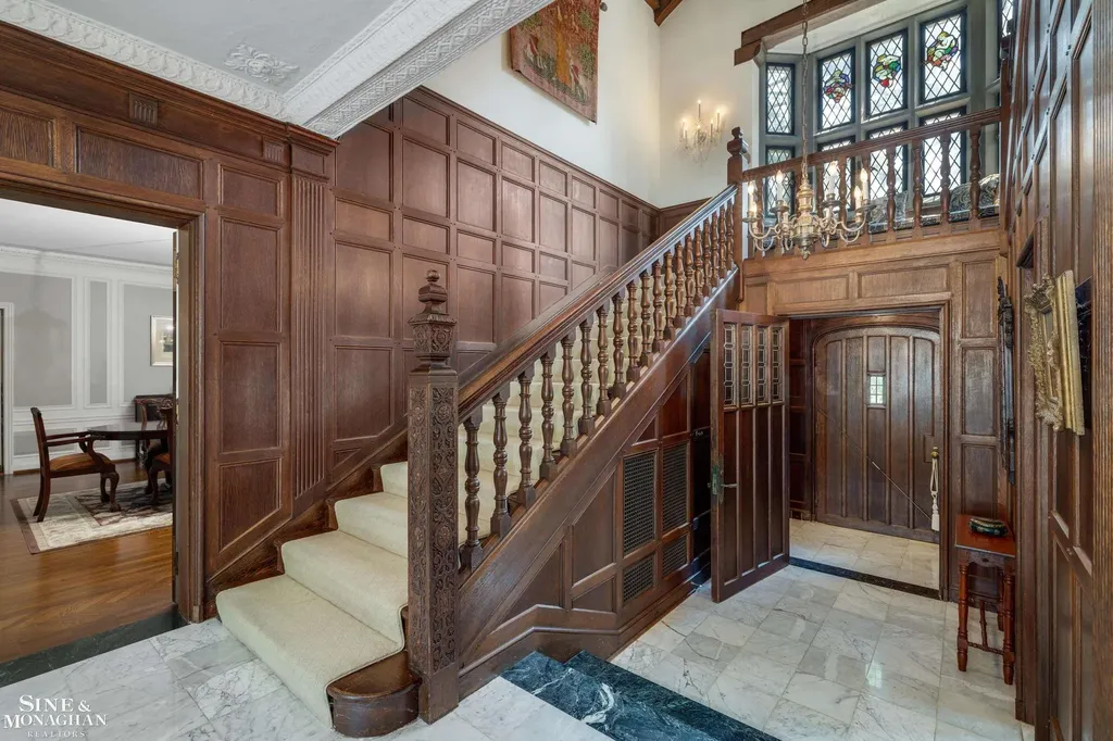 257 Ridge Road Grosse Pointe Farms City MI 48236