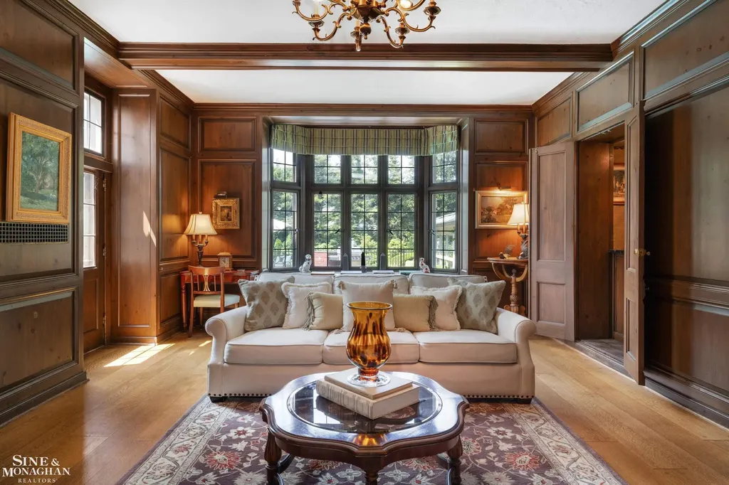 257 Ridge Road Grosse Pointe Farms City MI 48236
