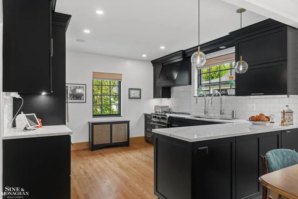 1251 Yorkshire Road Grosse Pointe Park City MI 48230