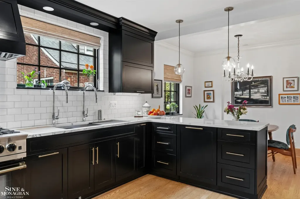 1251 Yorkshire Road Grosse Pointe Park City MI 48230