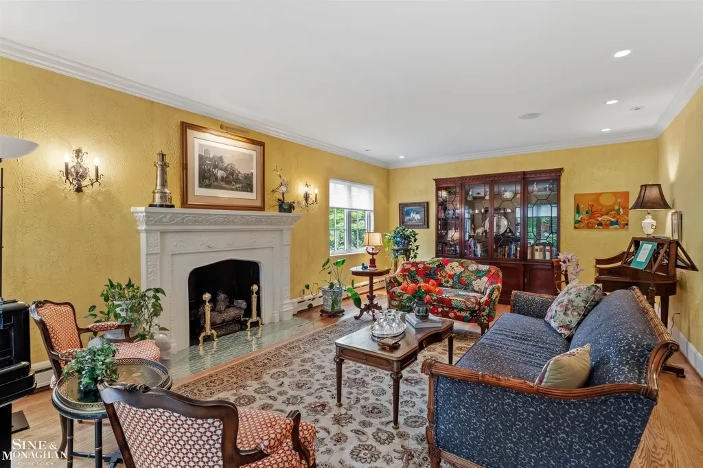 1251 Yorkshire Road Grosse Pointe Park City MI 48230