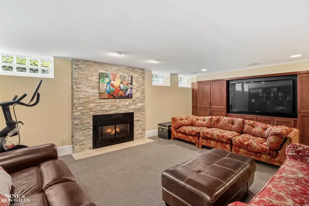 1251 Yorkshire Road Grosse Pointe Park City MI 48230