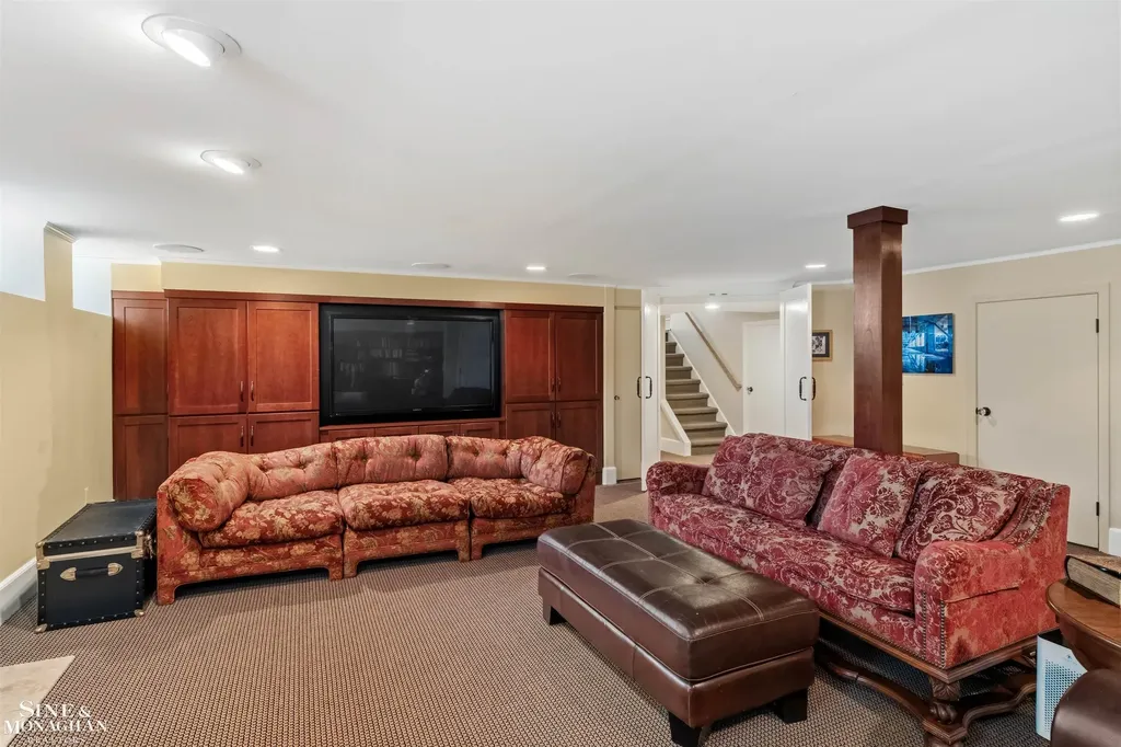1251 Yorkshire Road Grosse Pointe Park City MI 48230