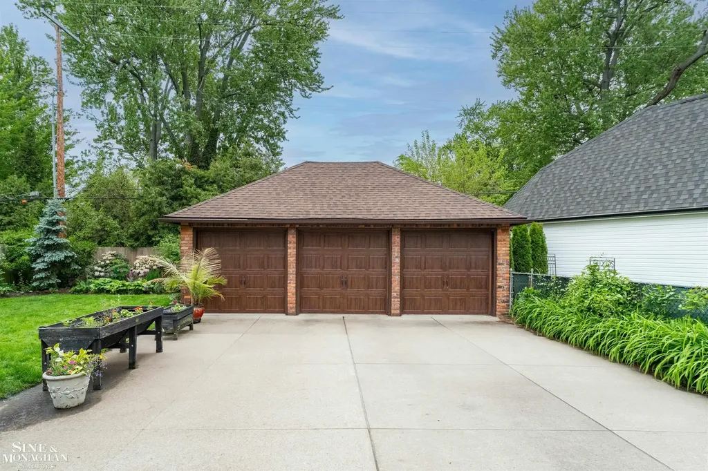 1251 Yorkshire Road Grosse Pointe Park City MI 48230