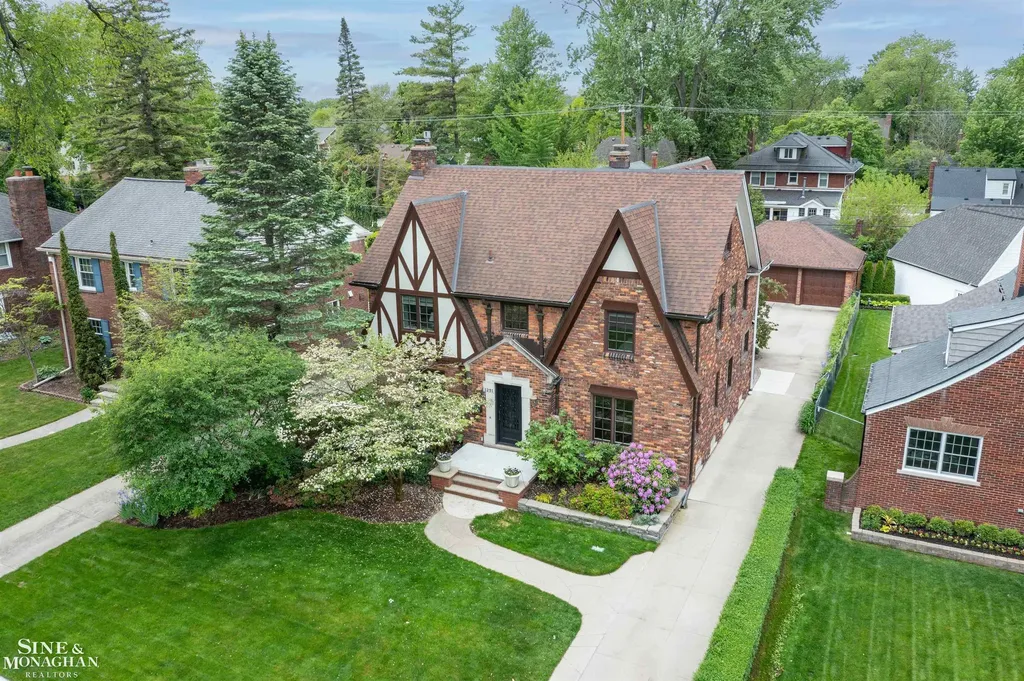 1251 Yorkshire Road Grosse Pointe Park City MI 48230