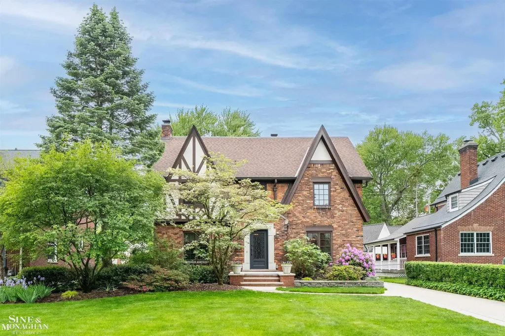 1251 Yorkshire Road Grosse Pointe Park City MI 48230