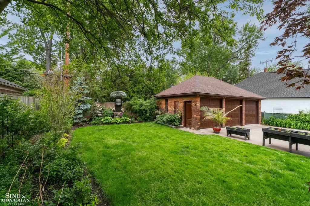 1251 Yorkshire Road Grosse Pointe Park City MI 48230