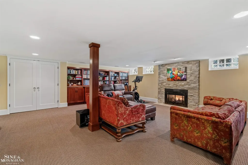 1251 Yorkshire Road Grosse Pointe Park City MI 48230