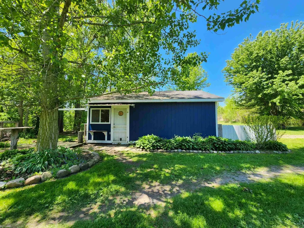 5045 Parker Road Fort Gratiot Charter Township MI 48059