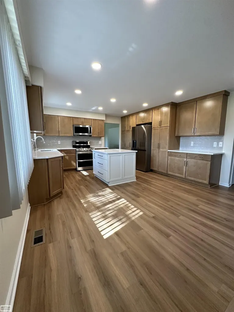 36171 Pompano Drive Sterling Heights City MI 48310