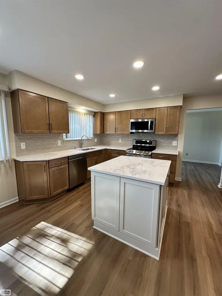 36171 Pompano Drive Sterling Heights City MI 48310