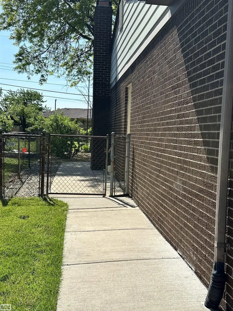 36171 Pompano Drive Sterling Heights City MI 48310