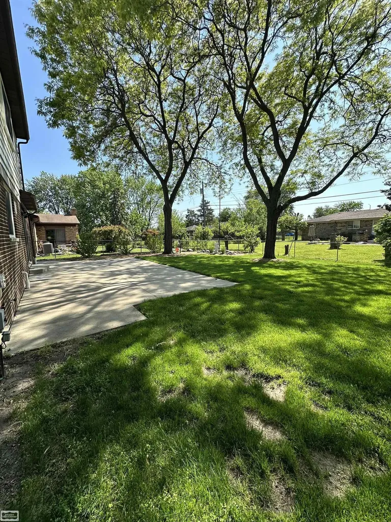 36171 Pompano Drive Sterling Heights City MI 48310