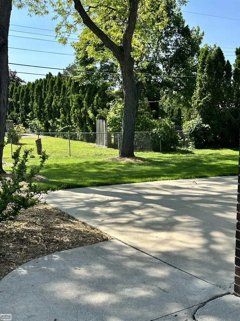 36171 Pompano Drive Sterling Heights City MI 48310