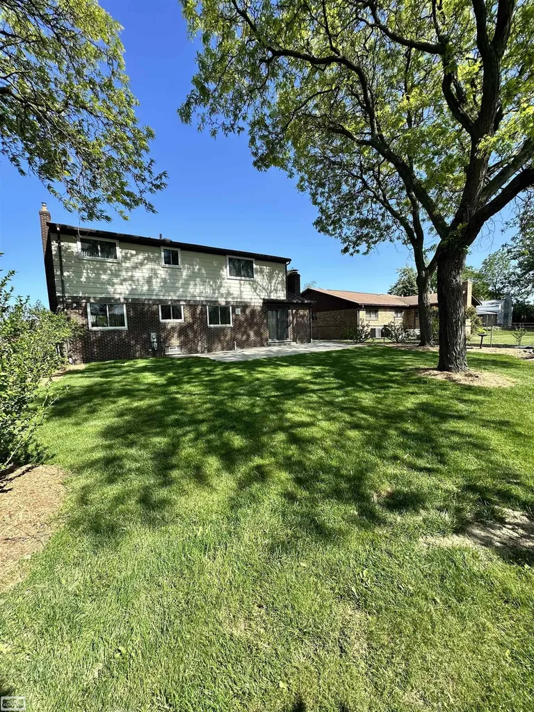 36171 Pompano Drive Sterling Heights City MI 48310