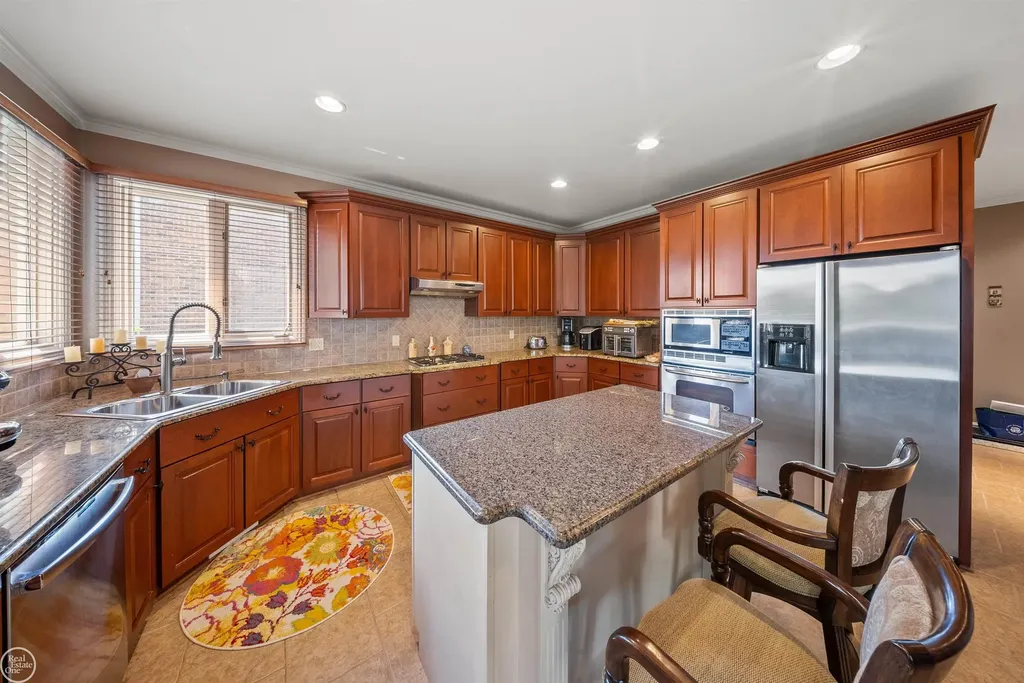 13046 Partridge Run Drive Shelby Charter Township MI 48315