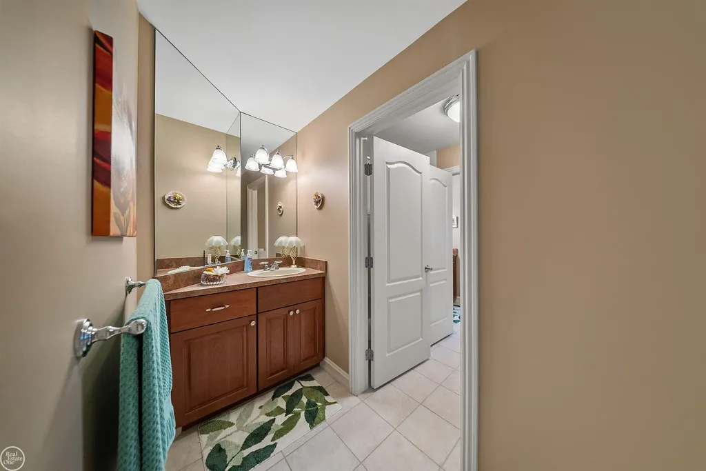 13046 Partridge Run Drive Shelby Charter Township MI 48315