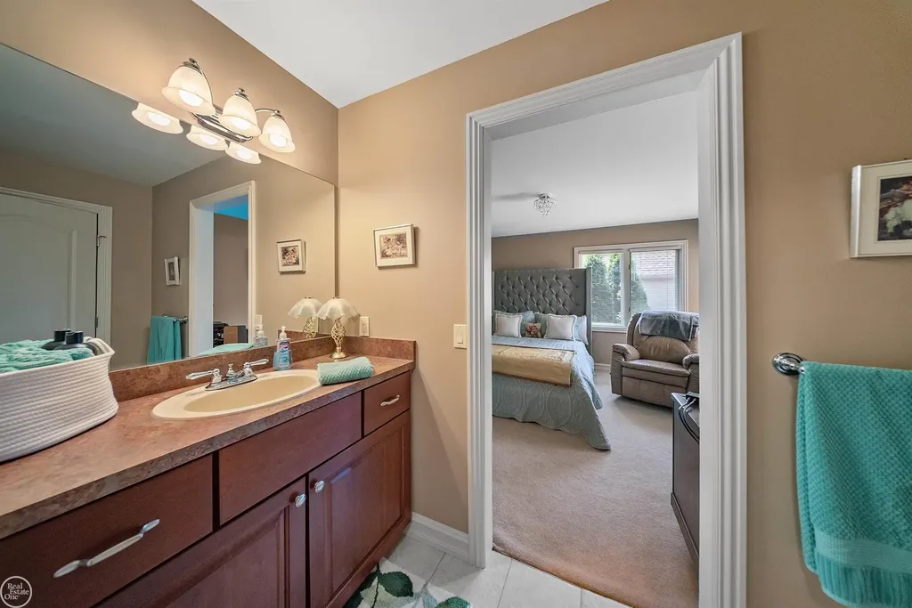 13046 Partridge Run Drive Shelby Charter Township MI 48315