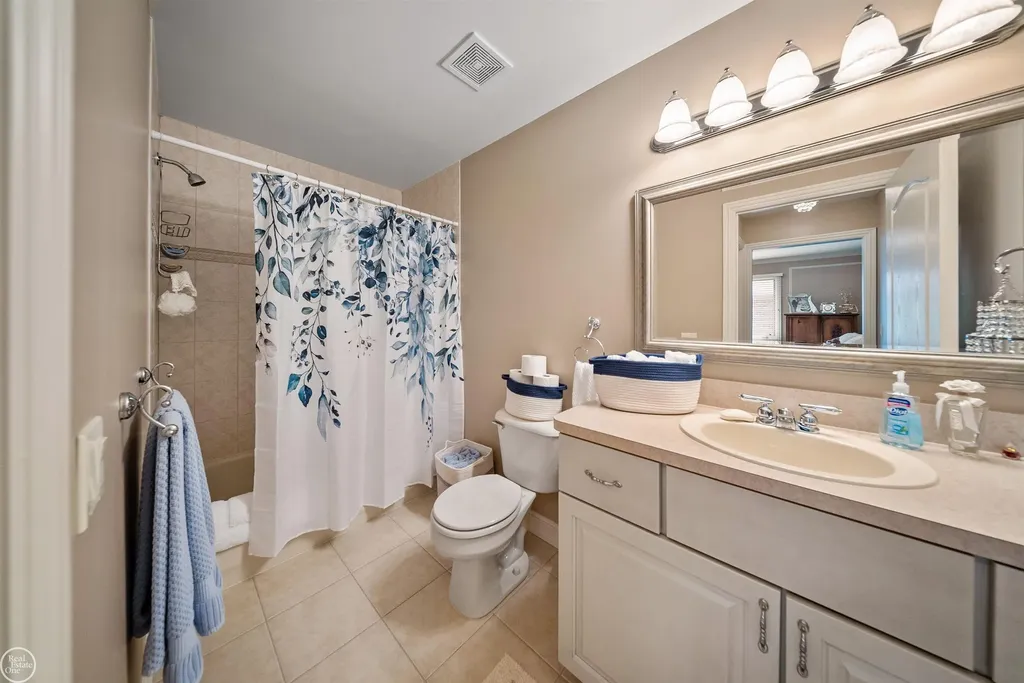 13046 Partridge Run Drive Shelby Charter Township MI 48315