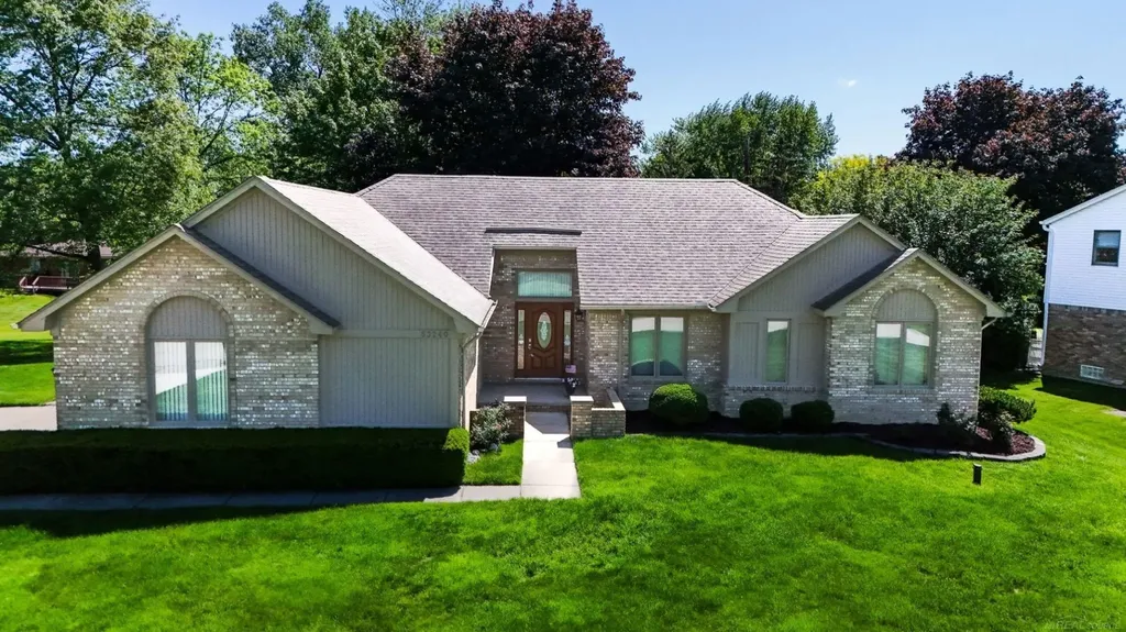 53240 Hillside Drive Shelby Charter Township MI 48316