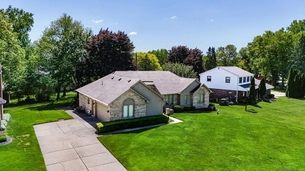53240 Hillside Drive Shelby Charter Township MI 48316