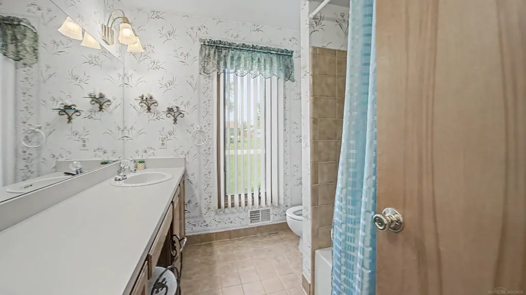 53240 Hillside Drive Shelby Charter Township MI 48316