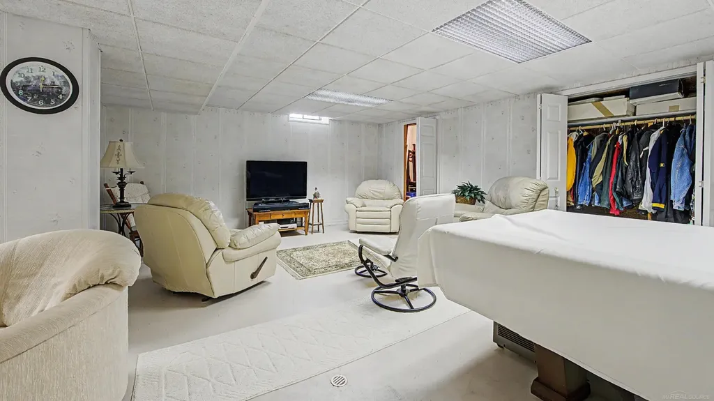 53240 Hillside Drive Shelby Charter Township MI 48316