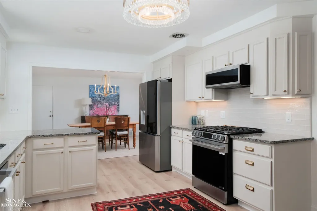 486 Bournemouth Road Grosse Pointe Farms City MI 48236