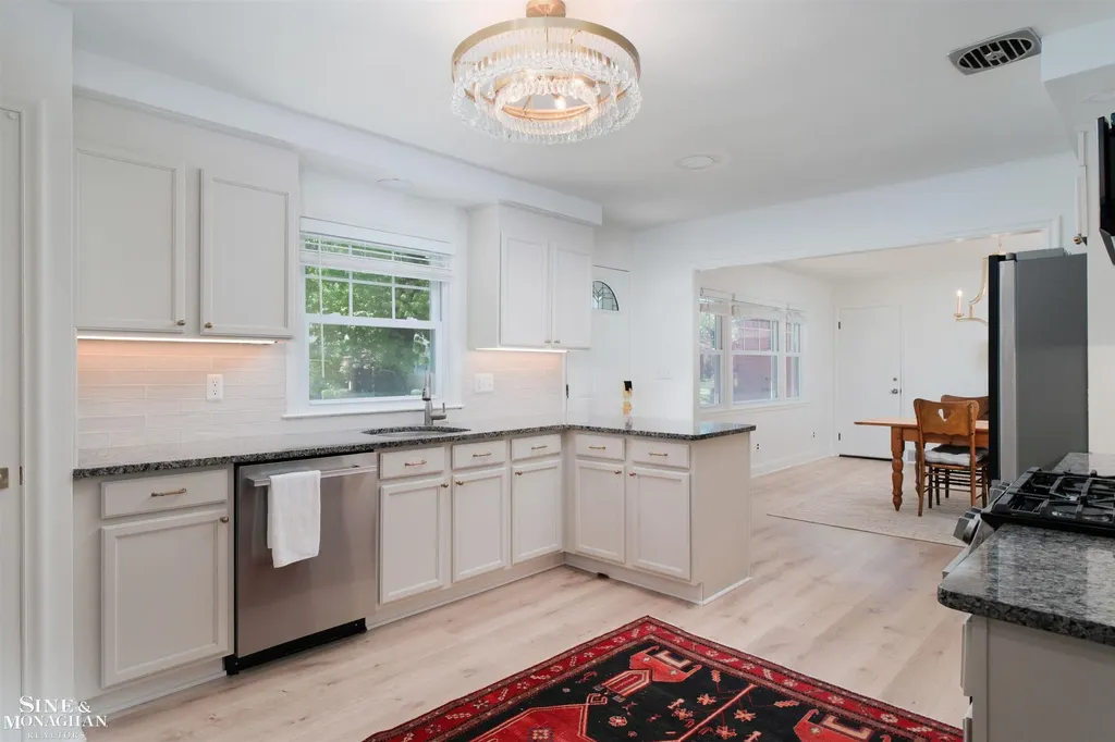 486 Bournemouth Road Grosse Pointe Farms City MI 48236
