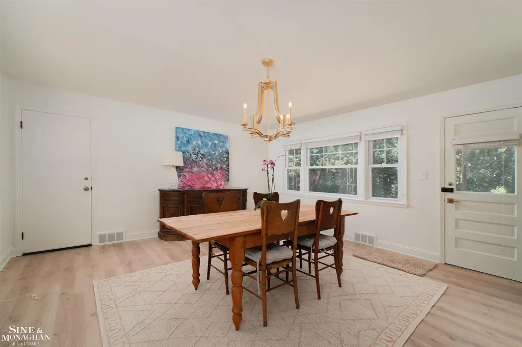 486 Bournemouth Road Grosse Pointe Farms City MI 48236