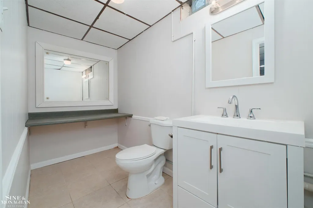 486 Bournemouth Road Grosse Pointe Farms City MI 48236